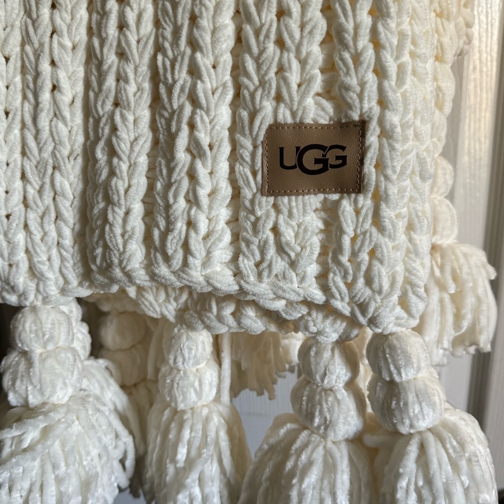 UGG RARE IVORY BRAIDED KNIT THROW - Picture 7 of 16
